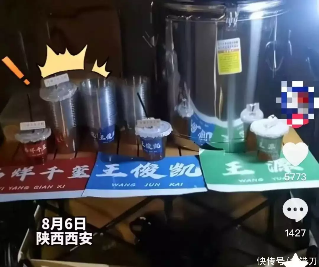 史上最疯狂一夜：600万影迷调集，3小时暴赚2亿！靠《神奇四侠》爆红，唱功好长得漂亮，入行30年婚姻瑞佛斯(图11)