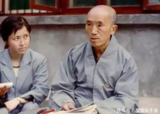 誉满神州的海灯法师老照片：亲自指导部队训练，成名照却另有隐情90年代，年轻时周星驰和张敏的合影，肩挨肩就像一对热恋的小情侣