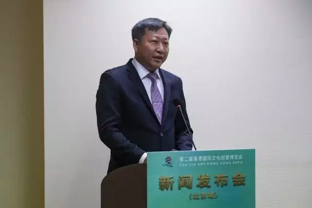 第二届香港国际文化创意博览会新闻发布会在京举办马思纯机场私服。新剪的短发很适合她！-第4张图片-香港亚特