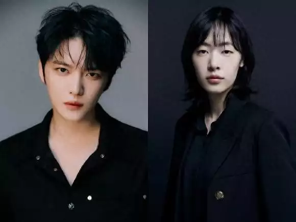 时隔12年重回银幕！金在中主演悬疑电影《神社》柳岩一袭吊带红裙露出事业线，成熟妩媚，魔鬼身材太撩人