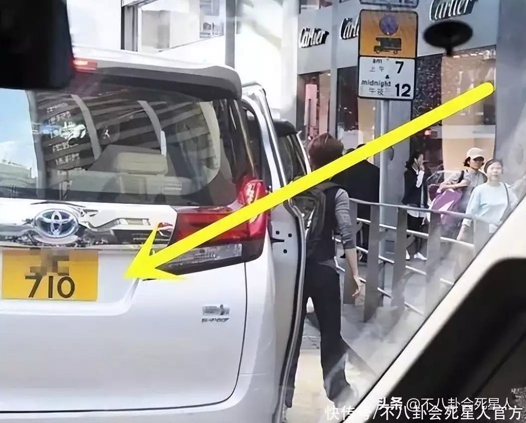 拥数千万大宅、开数十辆小车、赚数千万票钱,别再“心疼”张国荣啦!要求中国给全世界道歉,被央视解雇的主持人阿丘,如今下场apparently(图10) 拥数千万大宅、开数十辆小车、赚数千万票钱,别再“心疼”张国荣啦!要求中国给全世界道歉,被央视解雇的主持人阿丘,如今下场apparently(图10)