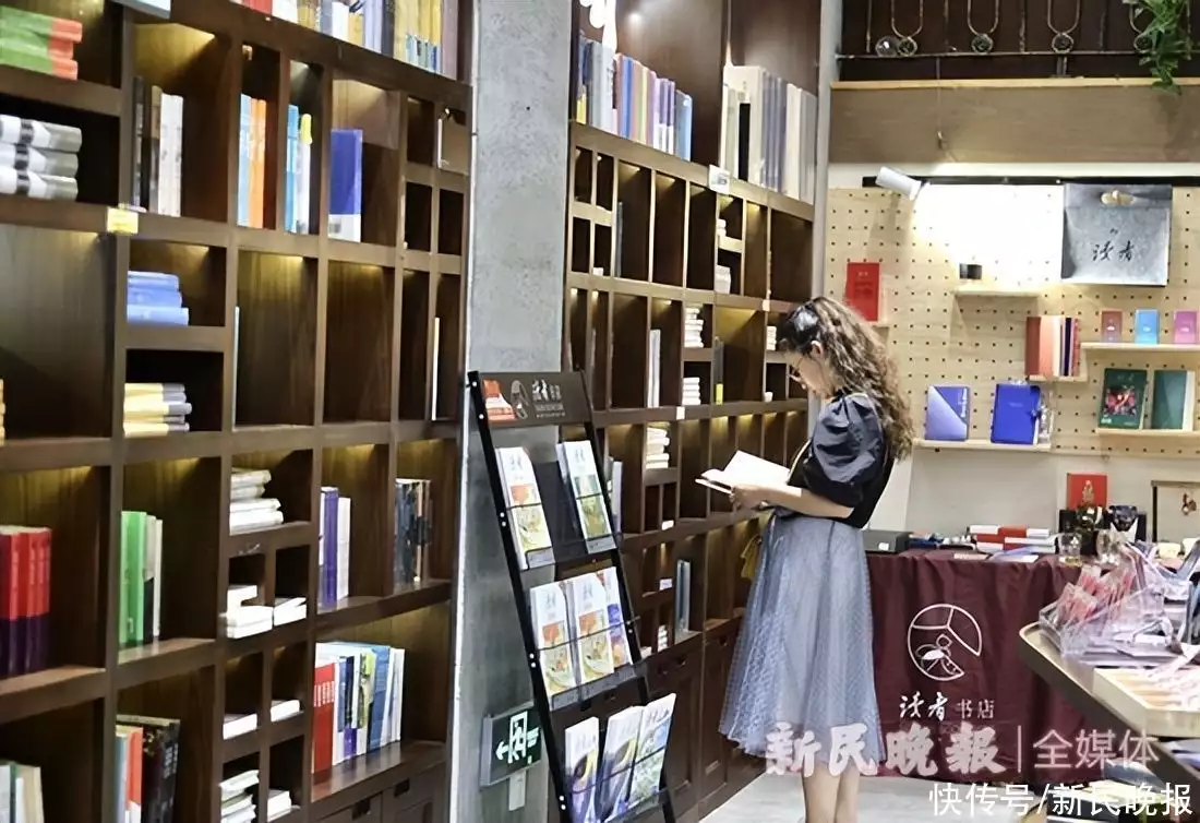 读者书店“再见”，但与读者会“再见面”这一次，47岁的李小冉，终于走到了这一步（读者杂志还有纸质的嘛）