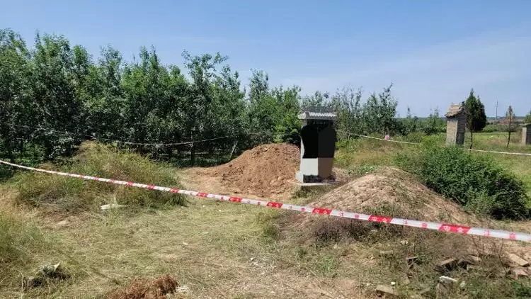 山西运城失联男孩已身亡 村民称孩子是在继父的爷爷墓地找到以下犯上，接连离开，赵本山终于为他的“不可一世”付出了代价