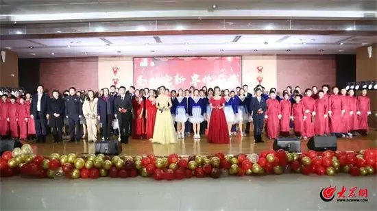 潍坊市奎文区圣卓实验学校2024元旦汇演圆满落幕跨年夜吸金王！跑台歌手一晚狂赚千万，张杰独战四大卫视收入破亿