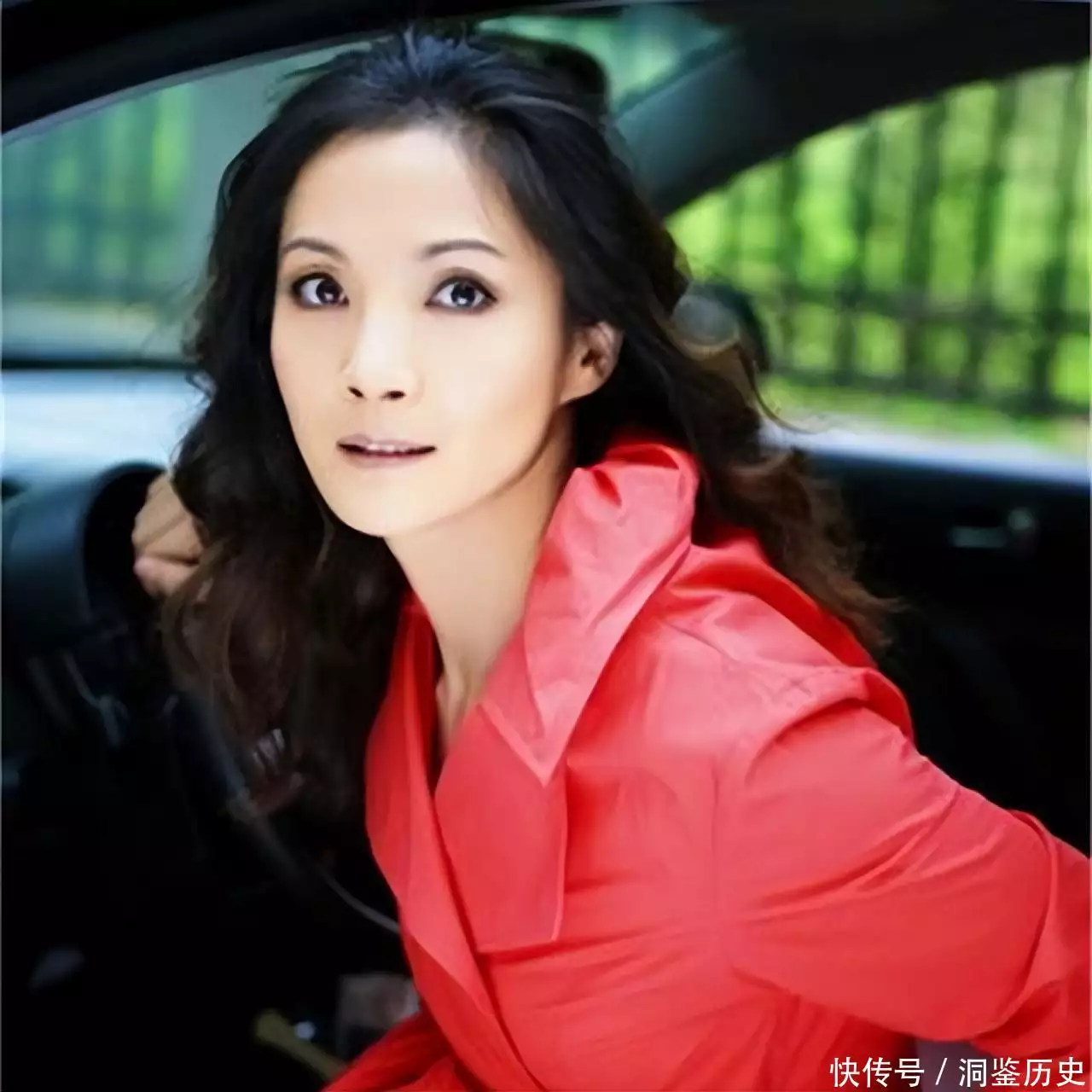 张子健前妻李婷葬礼现场:临终前一直在等他,曾演女警察红遍全国便宜衣服贵贵穿|韩系红色海边穿搭 张子健前妻李婷葬礼现场:临终前一直在等他,曾演女警察红遍全国便宜衣服贵贵穿|韩系红色海边穿搭