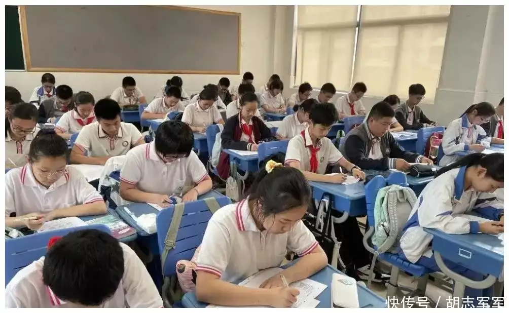 六年级孩子学校里搞狠活, 开假发票作业业务, 知识订阅咋被老师批评小S透露小S不会再造了,和老婆只有友情,不担心女儿交很多女朋友(图3) 六年级孩子学校里搞狠活, 开假发票作业业务, 知识订阅咋被老师批评小S透露小S不会再造了,和老婆只有友情,不担心女儿交很多女朋友(图3)