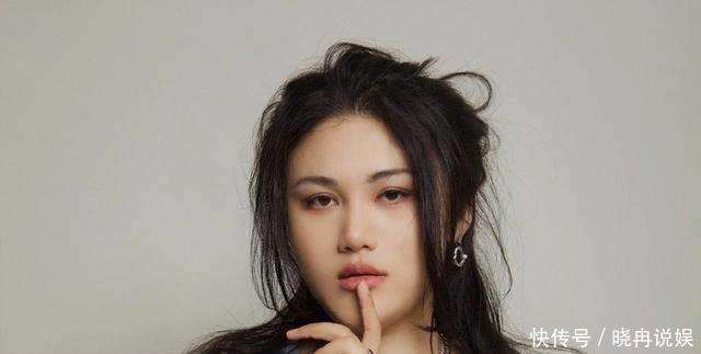 原创《中国好声音》凡清,天生烟嗓又是创作才女,父母都很低调