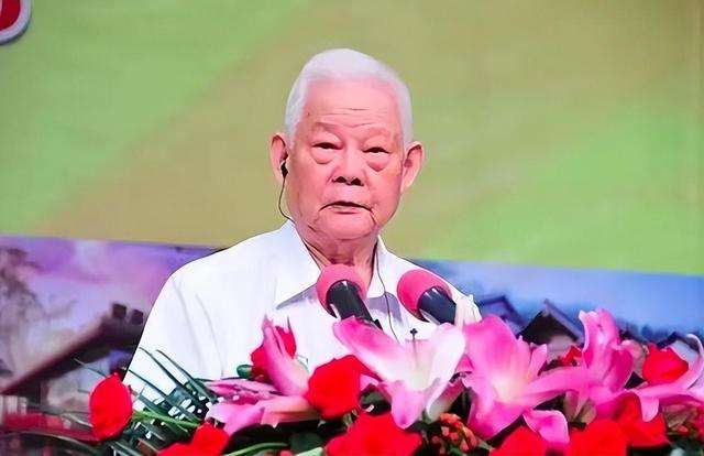 叶剑英元帅曾孙叶仲豪:40岁的国企副总,副厅级,税前年薪仅70万_【快资讯】