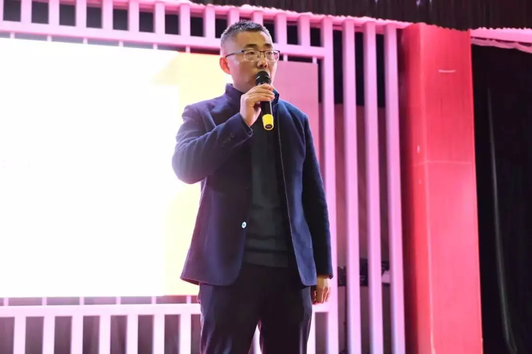 忻州实验中学举办冲刺高考科学备考及规范答题指导讲座消失的“中国首善”,曾高调捐款20亿,如今却被拍到在老家种田