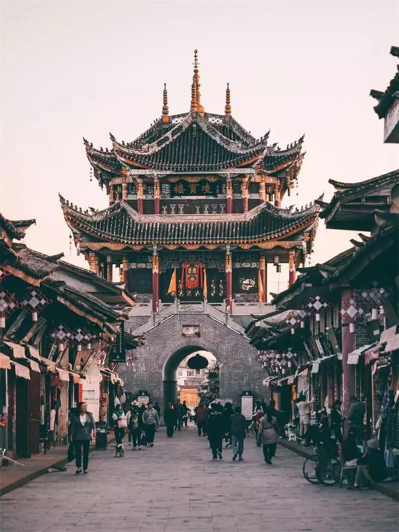 又挖到四川被低估的宜居小城！比成都清净，比昆明舒服，物价便宜当我买房后，门口坚决不放鞋柜！看看老外的创意，实用又惊艳