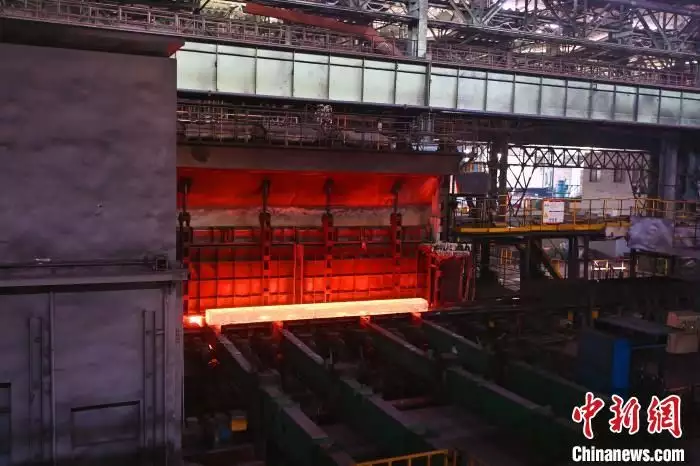 （新春走基层）万吨钢轨出海忙：安全平稳“联通”世界央视又甩出“黑马”剧！上线4天全国收视率第一，剧情越看