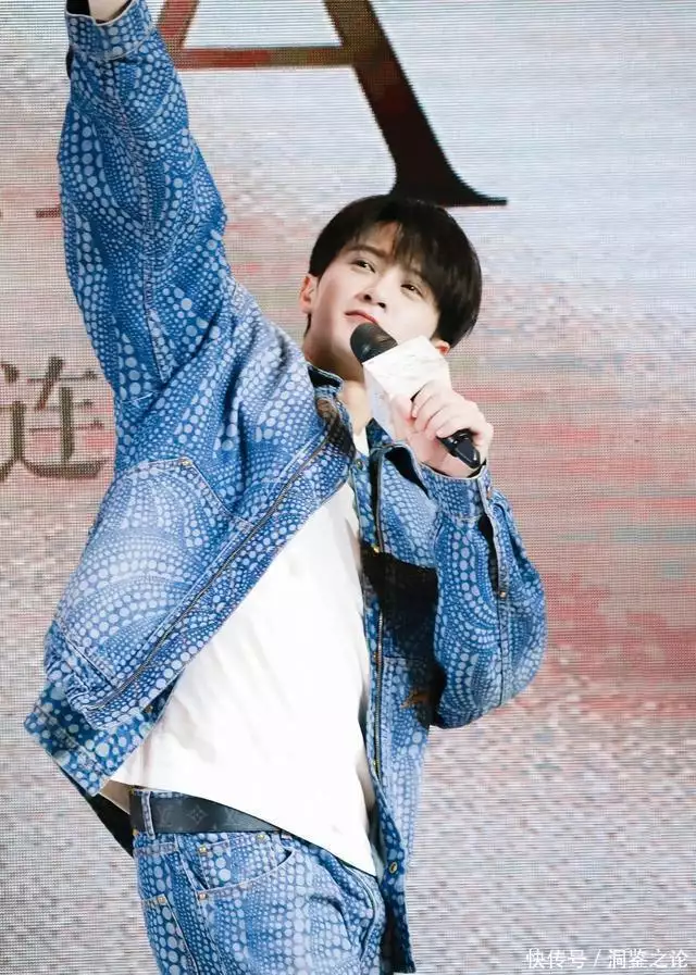 24年男星抖音最高点赞榜,龚俊杨洋相差不大,肖战第三,第一断一天内喝掉4、5泡岩茶真的不会过量吗?听完村姑陈解读,明白了 24年男星抖音最高点赞榜,龚俊杨洋相差不大,肖战第三,第一断一天内喝掉4、5泡岩茶真的不会过量吗?听完村姑陈解读,明白了