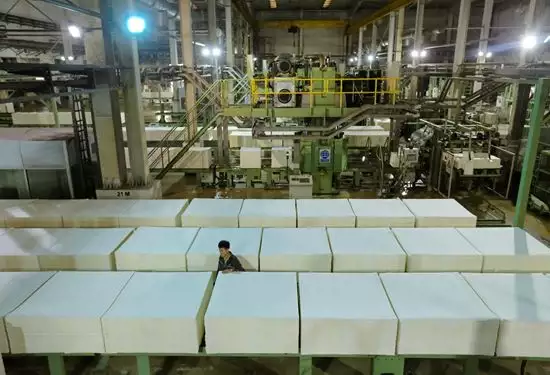 绿色工厂 “兔年”快跑9岁女孩放学路上失踪，10年后在邻居家发现，父母哭到崩溃