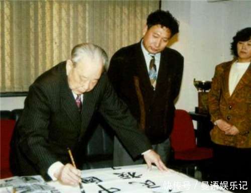 杨白冰：1955年授予上校军衔，33年后成为上将，哥哥曾任国家主席_【快资讯】
