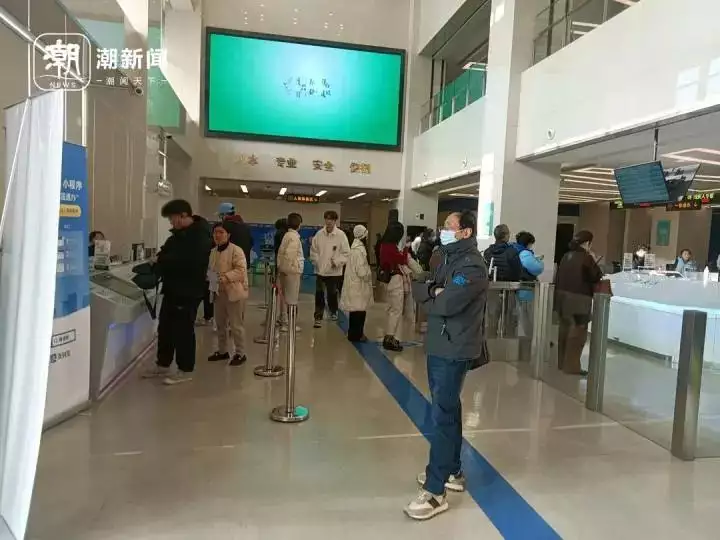 日韩出境游价格跌至谷底！办签证大排长龙，这波行情只持续到月底