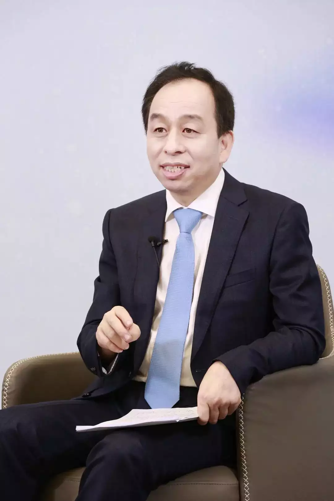 脸上长斑注意了！首先要……
