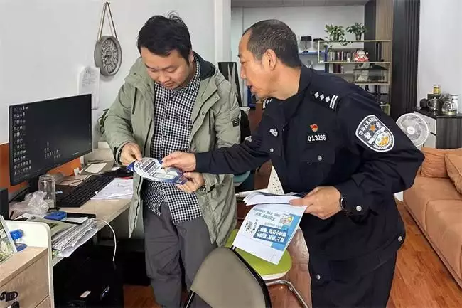 成都新都公安全心守护辖区平安和谐氛围要求中国人向世界道歉，被央视开除的阿丘，现如今的现状咎由自取