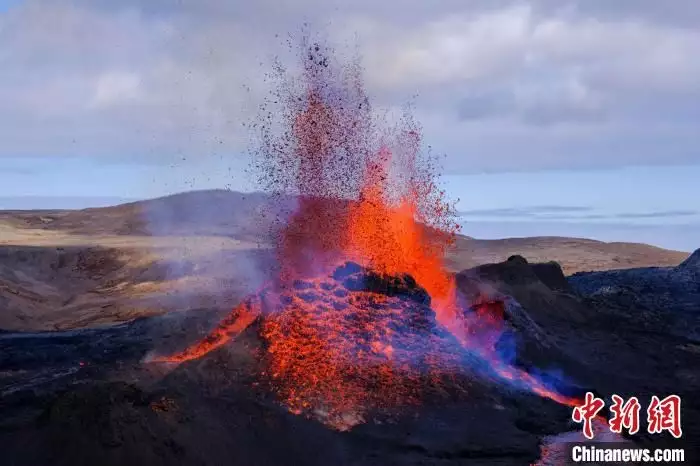 国际最新研究揭示冰岛法格拉达尔火山喷发地震活动和岩浆运动拥有最性感嘴唇的这十位女明星，每个都妩媚动人，身材惹火性感