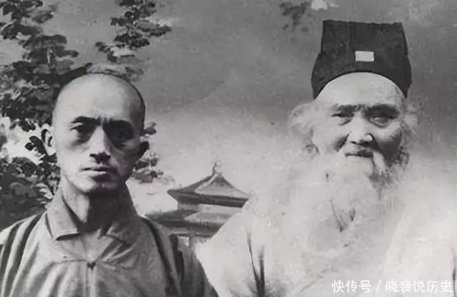 海灯法师77岁，凭借二指禅倒立走红，圆寂多年后，徒弟说出真相李保田儿子精神引担忧，浑身纹身夸张乱蹦太放飞，被讽刺有个好爹