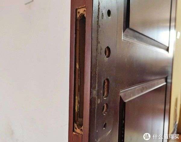 智能锁与传统一把钥匙开一把锁：时代变迁下的修锁服务新趋势