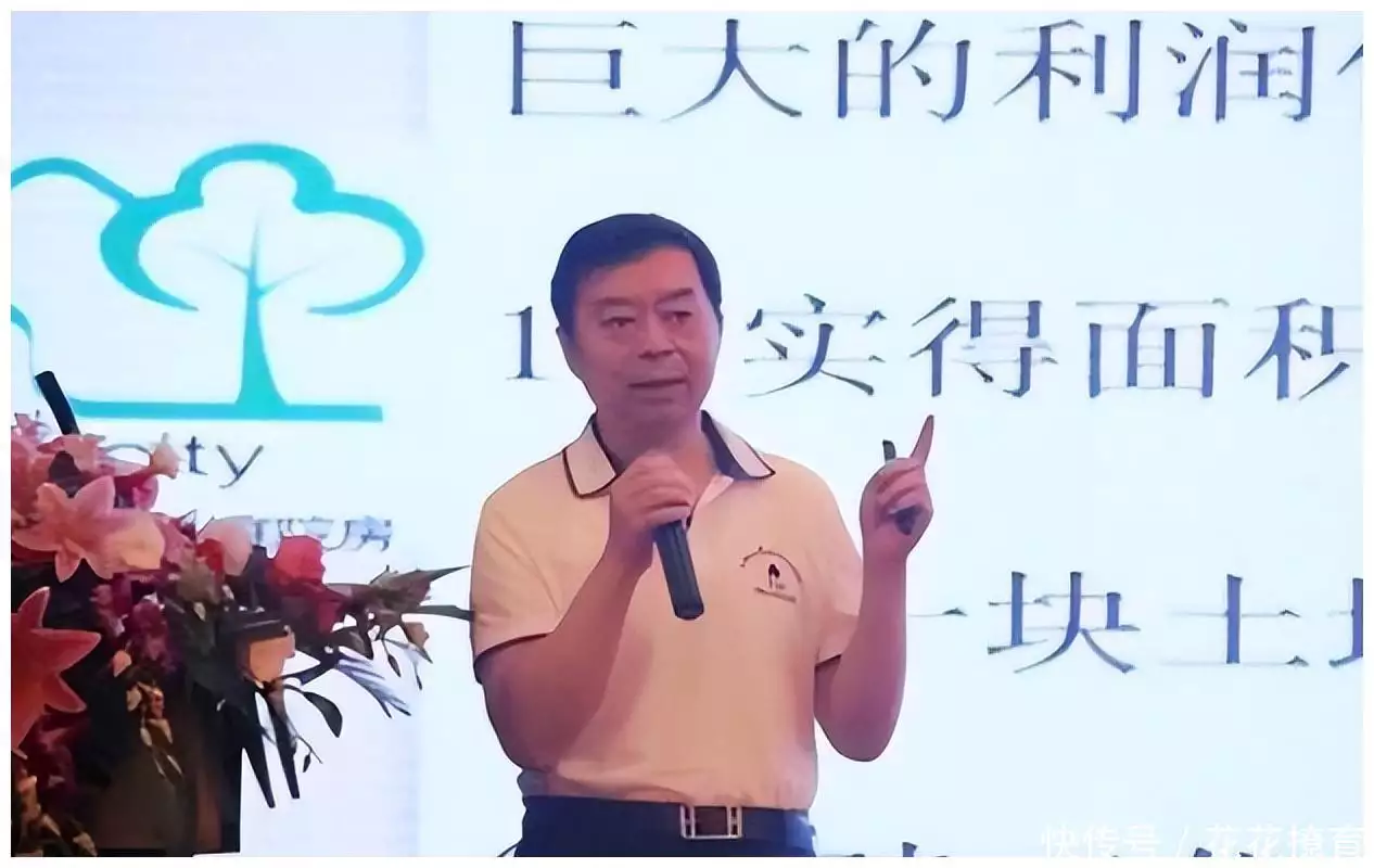 居民凑70块供他创业者，赚百亿元后开飞机Axat，给老人发千万提成当年乏人问津的6部电影，现在重访发现都是经典之作