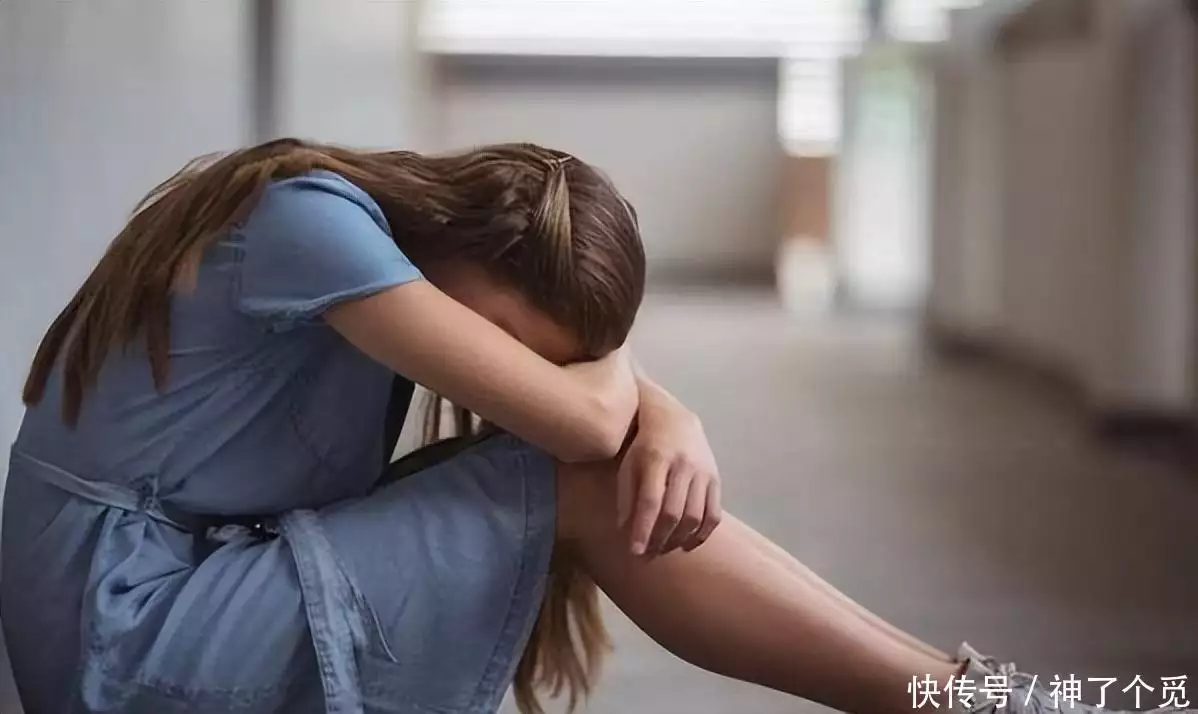 13岁女孩怀孕，法医DNA鉴定与副校长吻合，判刑七年后竟然是冤案明星在资本面前有多卑微？杨颖被摸胸抱起，林更新被怒骂不敢回嘴(图2)