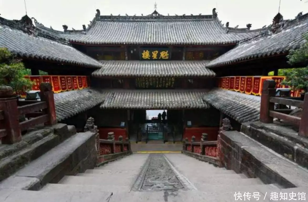 传奇人物海灯法师，如何会跌落神坛？一位故人道出真相看完亮剑原著才恍然大悟：为何孔捷能入朝作战，李云龙丁伟却不行