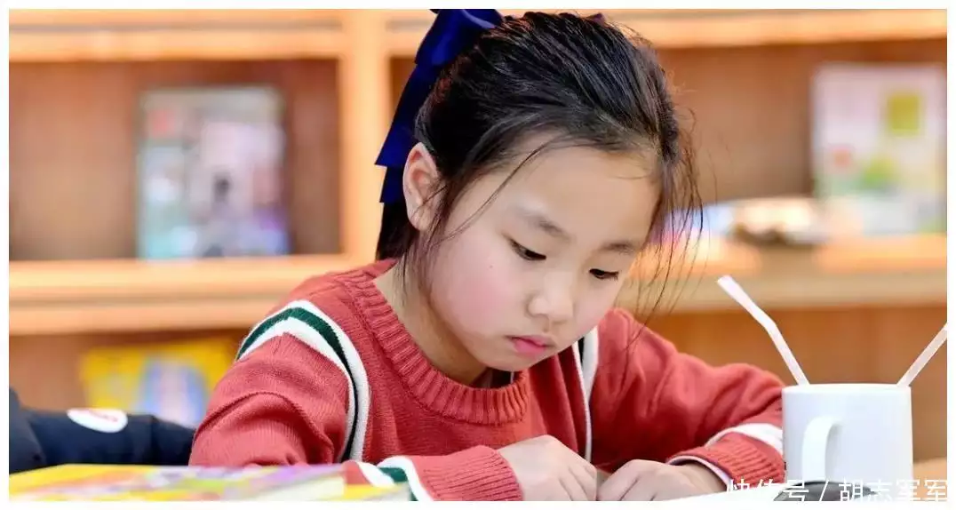 六年级孩子学校里搞狠活, 开假发票作业业务, 知识订阅咋被老师批评小S透露小S不会再造了,和老婆只有友情,不担心女儿交很多女朋友(图4) 六年级孩子学校里搞狠活, 开假发票作业业务, 知识订阅咋被老师批评小S透露小S不会再造了,和老婆只有友情,不担心女儿交很多女朋友(图4)