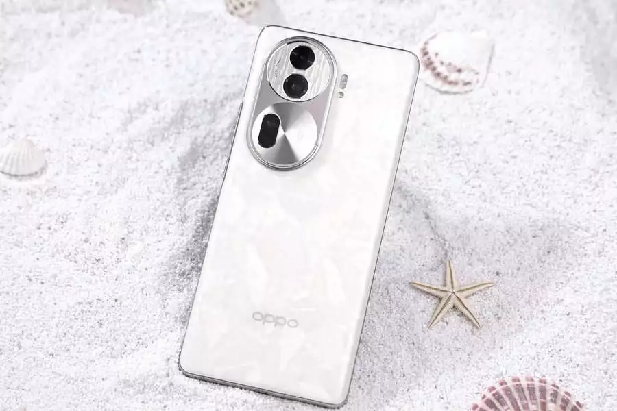 原创（oppo reno原装手机后盖renoz后壳）opporeno手机后壳是一体的吗，不仅拍人好看还有宝石质感后盖  OPPO Reno11女生购机首选赵本山儿子：你们算哪根葱，我家的钱十辈子也花不完，还敢批评我，