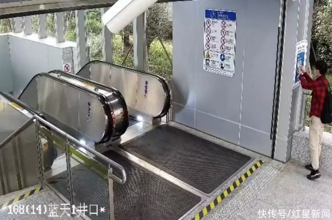 把红包码贴在地铁场所码上，上海一男子被行拘郭晶晶一家五口游北京，小女儿正面照曝光，霍启刚尽显父爱-地铁里让扫二维码的叫什么