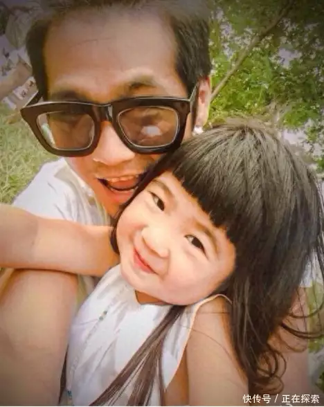 明星父女对比，徐少强女儿长得美，看到骆达华闺女：初恋的感觉广西一男童天生拥有蓝眼,夜晚看东西如同白天,检查结果让全家沉默