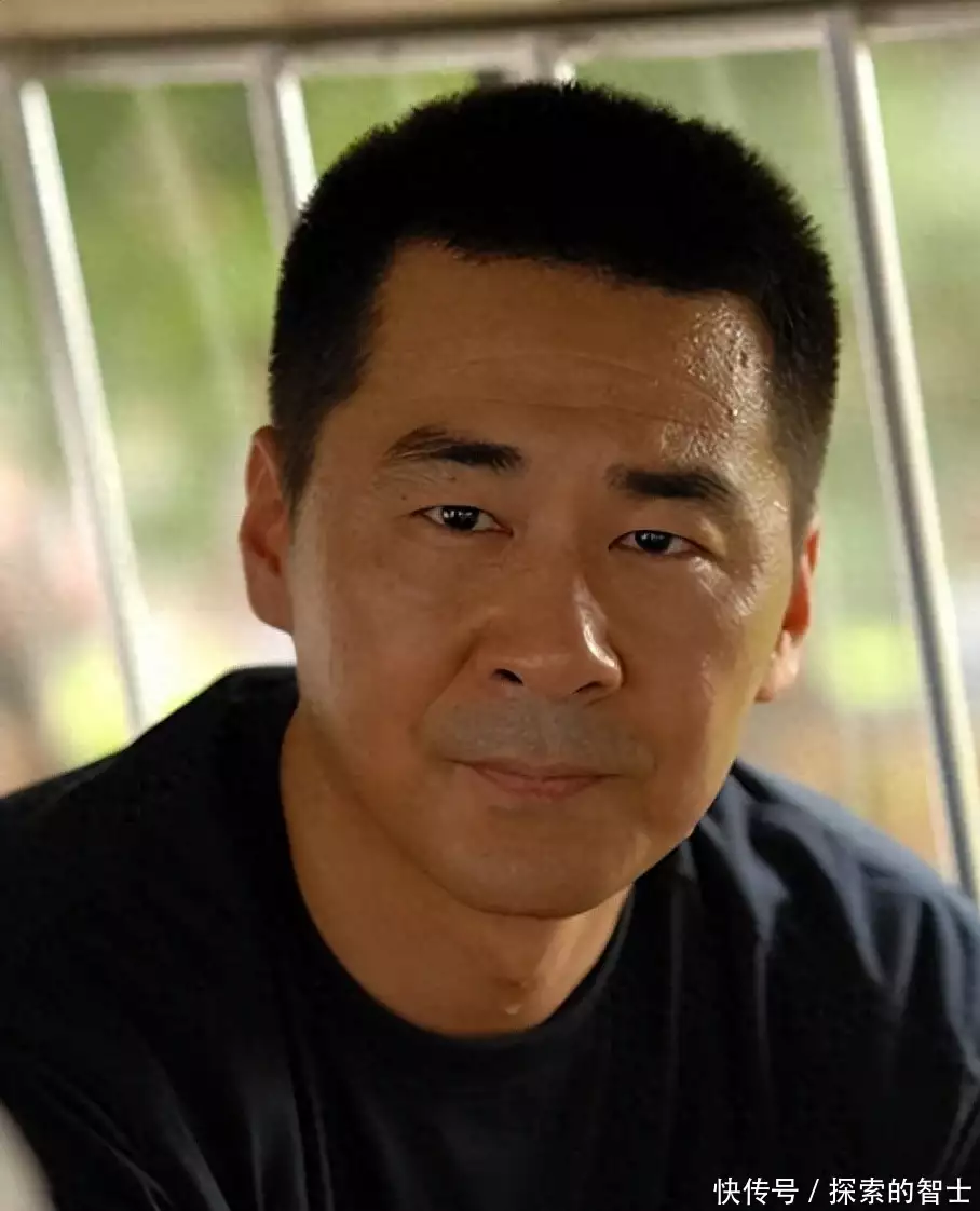 演员吴越超强演技遭网友带入人淡如菊至今未婚景甜穿一袭黑色抹胸长裙