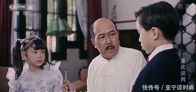 《重庆谈判》幕后故事:导演李前宽没拿到拍摄权,如同差点失恋演员郑铮举行葬礼!灵堂内景曝光很低调,走廊两边摆满花圈 《重庆谈判》幕后故事:导演李前宽没拿到拍摄权,如同差点失恋演员郑铮举行葬礼!灵堂内景曝光很低调,走廊两边摆满花圈
