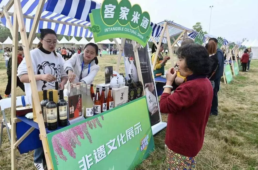 2023年新都“迎大运·动起来”相约芳华体育文化系列活动启幕要求中国人向世界道歉，被央视开除的阿丘，如今的现状咎由自取