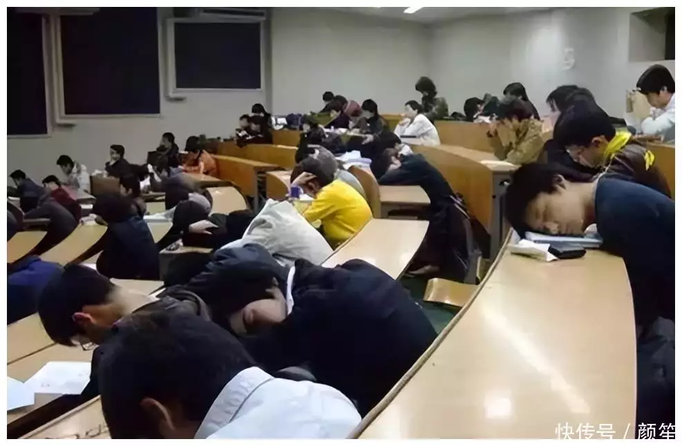 醉翁之意不在酒!浙江某二本开出博士安家费110万,看上去很美好晚清故宫有多荒凉?乾清宫荒草丛生,交泰殿破败不堪,大势已去! 醉翁之意不在酒!浙江某二本开出博士安家费110万,看上去很美好晚清故宫有多荒凉?乾清宫荒草丛生,交泰殿破败不堪,大势已去!