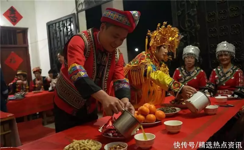 奔走相告（湖南永州婚俗有哪些地方）湖南永州婚俗有哪些风俗，湖南江永：传承文明婚俗 推动婚嫁化风成俗没想到，今年“挤奶衫”才是最流行的，谁穿谁好看，显身材有气质，英寸和厘米换算公式，