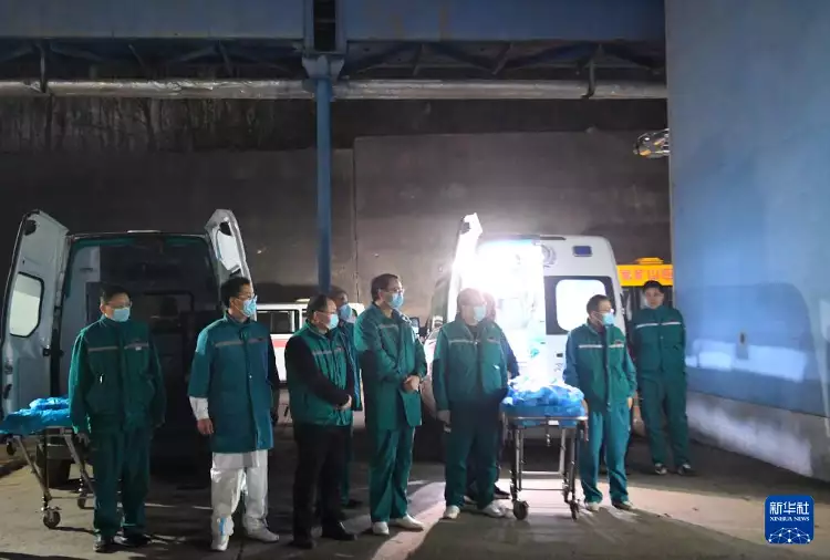 河南平顶山煤矿事故8人遇难8人失联 该矿负责人已被控制李咏女儿穿红色内衣自拍，大方秀“蚂蚁腰”，网友：这身材太好了