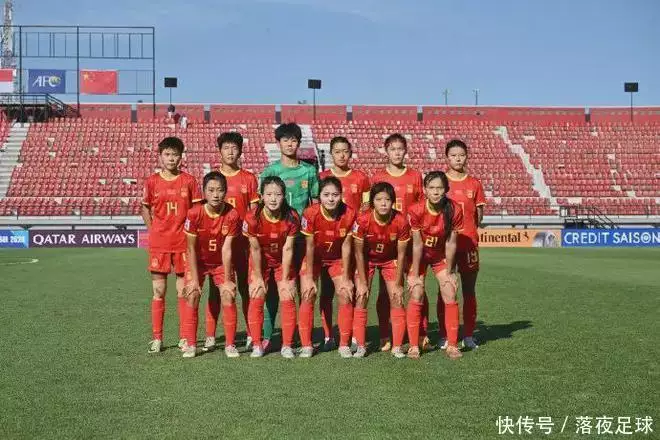 0-4不敌日本！U17女足多方面短板暴露，同时也是中国的足球短板！李一桐玫瑰抹胸裙美得让人窒息  第2张