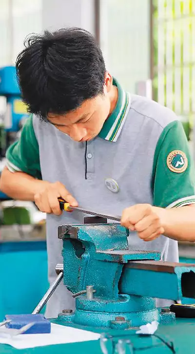 奔走相告（广东机电职业技术学院）广东机电技术学校北校区 第3张