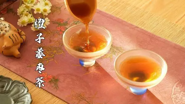 橙子姜枣茶老人家中着火，消防员扑灭明火后又返回抢出十多万元现金