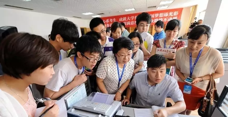 怎么知道自己被錄取了_錄取知道書給誰能拆開看_錄取知道書什么生肖