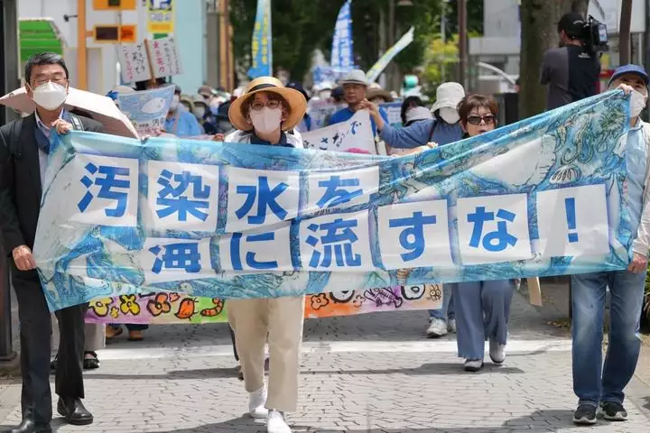 日核污水排海，中国生态环境部发声，港澳亮相（生态健康）日本将核污水排入大海各国的看法，