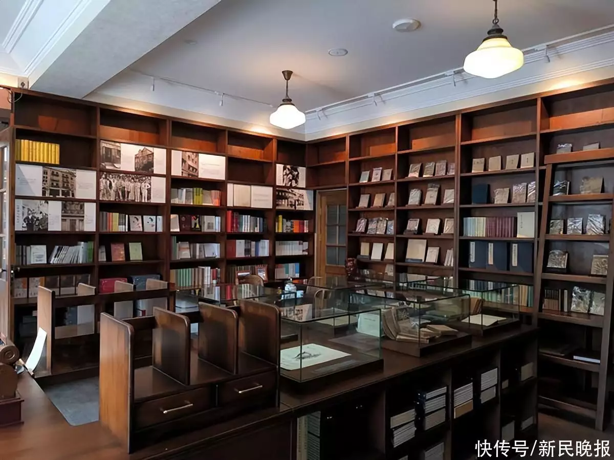工商银行虹口山阴路支行重新装修布展焕新迎客杨幂初中无人敢表白，看了初三照片，网友