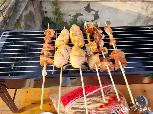 露营怎么能够少得了烧烤这种美食呢？