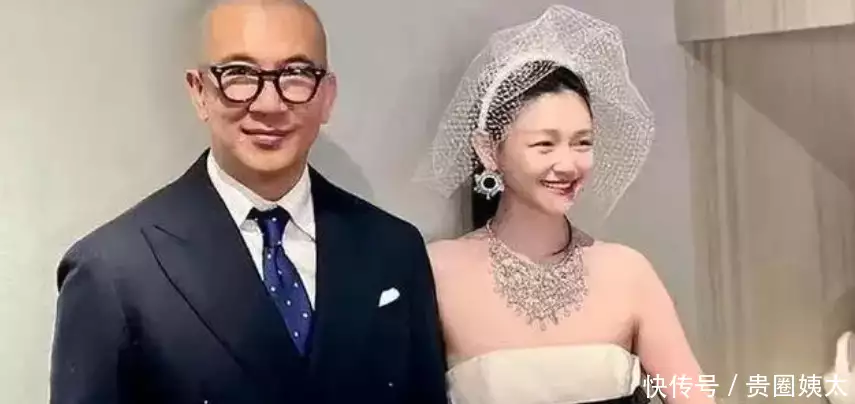 大S被嘲嫁错人、强撑体面？跟具俊晔婚后两年，未买新衣靳东，从龙套到霸总的非凡蜕变，岁月如何雕琢这位不老男神？