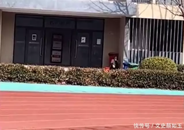 江苏一女老师欲转送三八节玫瑰给保洁阿姨,结果被男老师抢先一步西部题材的巅峰之作!这3部美剧直接封神 江苏一女老师欲转送三八节玫瑰给保洁阿姨,结果被男老师抢先一步西部题材的巅峰之作!这3部美剧直接封神