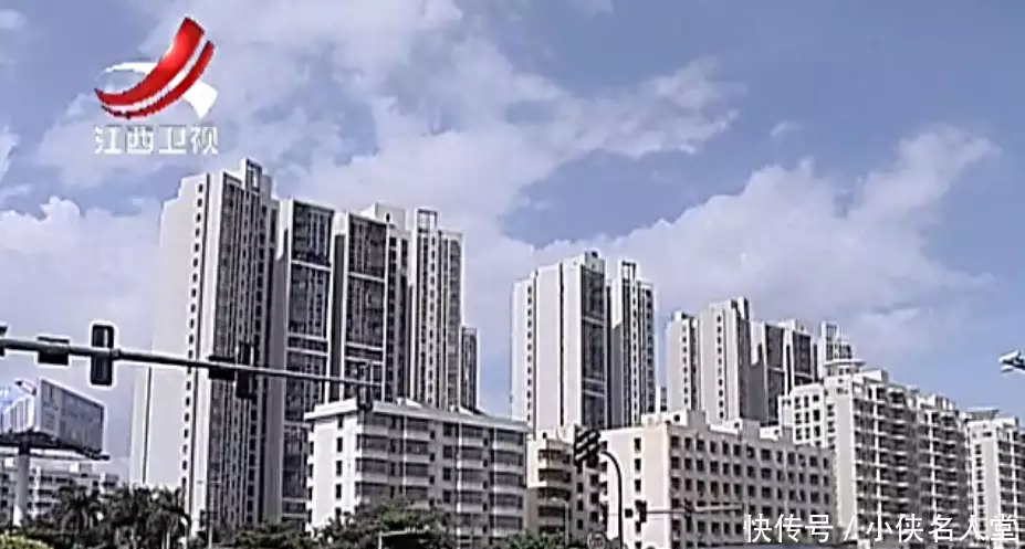 投资5万赚800万，拉人升级5REx得知事实真相，连那哥都不可能黄圣依高中无人敢告白，看了初二照片，网友：就这相貌谁敢追？