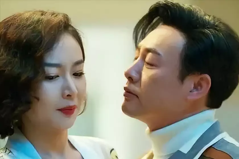 带妻进组?胡歌老婆出演《繁花》,看清五官之后,气质不输女明星神算子预言曹丕80岁死,可曹丕40岁就死了,曹丕:算得真准 带妻进组?胡歌老婆出演《繁花》,看清五官之后,气质不输女明星神算子预言曹丕80岁死,可曹丕40岁就死了,曹丕:算得真准