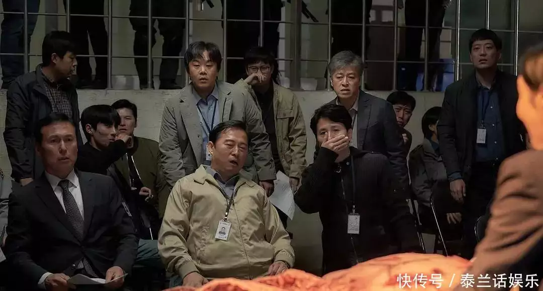 又一韩剧开播成黑马,全程高能看点十足,狂追6集停不下溥仪晚年去理发,一本正经问了理发师一个问题,惹得众人哄堂大笑 又一韩剧开播成黑马,全程高能看点十足,狂追6集停不下溥仪晚年去理发,一本正经问了理发师一个问题,惹得众人哄堂大笑