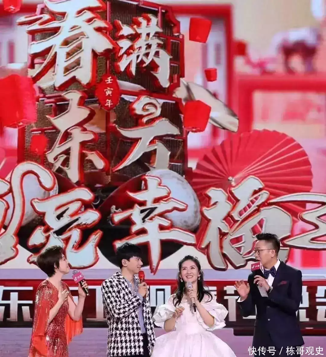 网曝谢娜带张杰现身东方卫视，同台合唱新歌曲，湖南卫视留不住人25张罕见历史照片，川岛芳子五短身材一口龅牙，真是要多丑有多丑